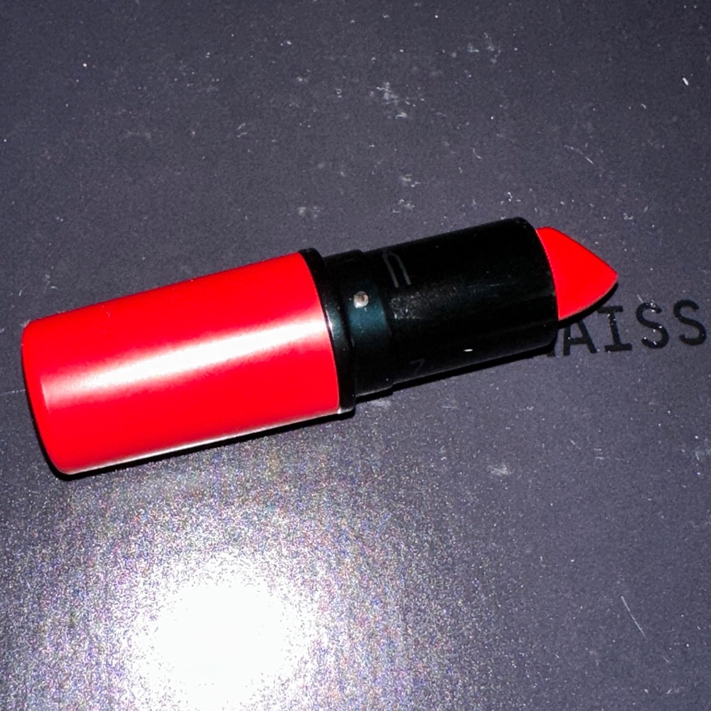 MAC Cosmetics Hot Pepper Lipstick